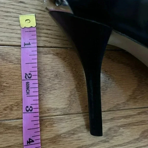 [10M] Michael Kors JULIETA D'ORSAY Pearl Grey  & Black Leather Pumps Stiletto - Picture 10 of 10